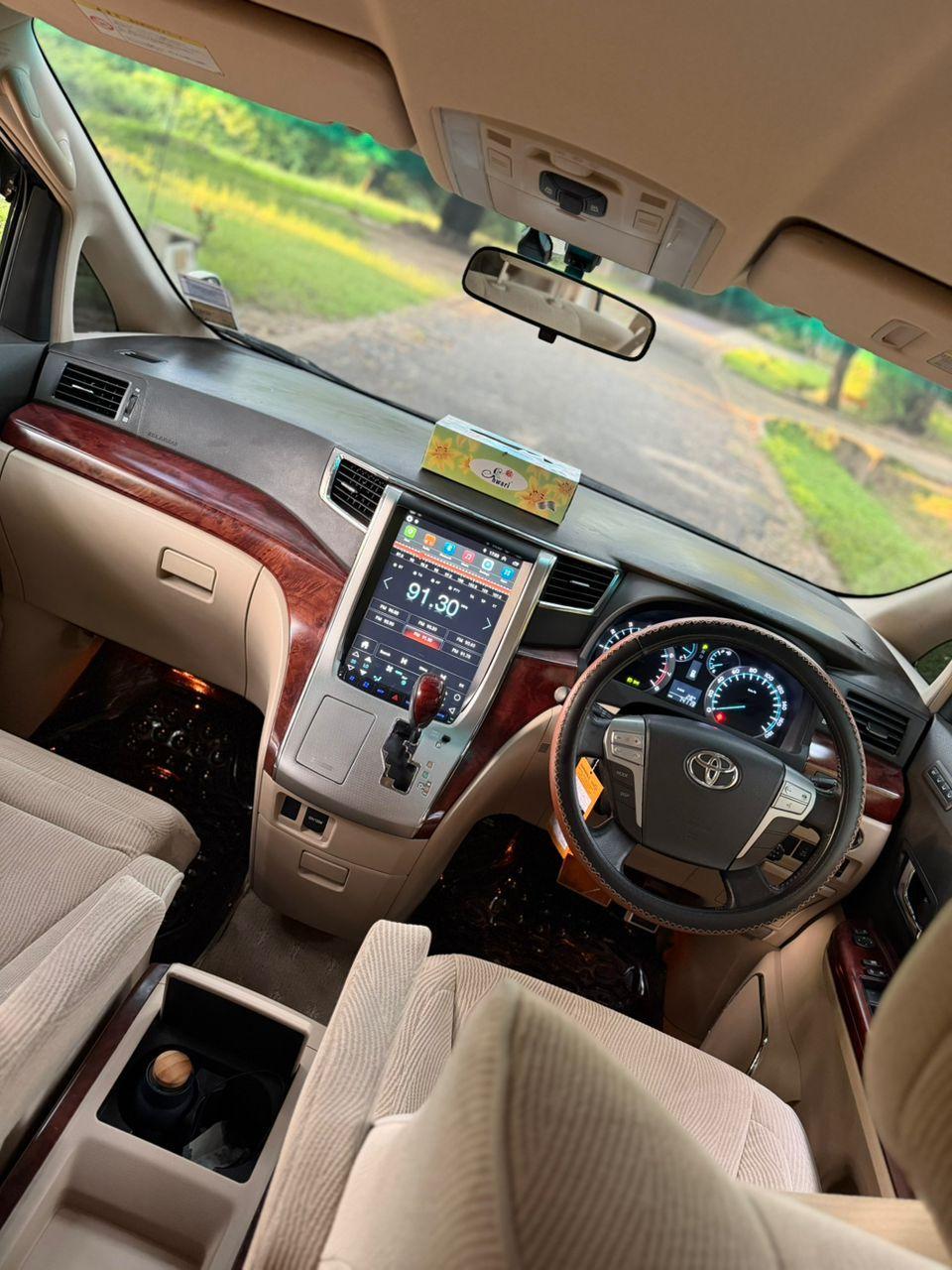 A picture of Toyota alphard
