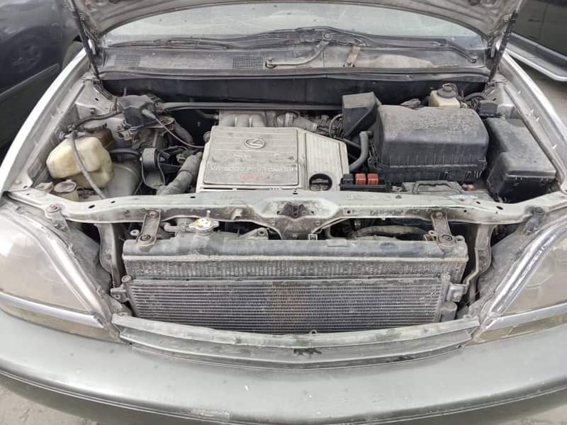 A picture of Lexus Rx 300 Engine is not very sound Gear is