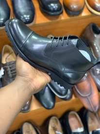 A picture of Boot shoes