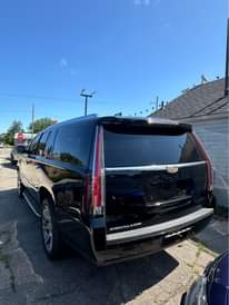A picture of 2015 Cadillac Escalade Luxury Sport Utility 4D