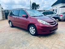 A picture of 2008 Toyota Sienna