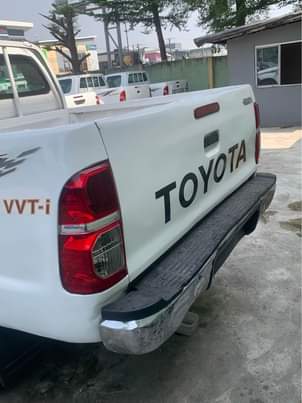A picture of 2012 Toyota hilux