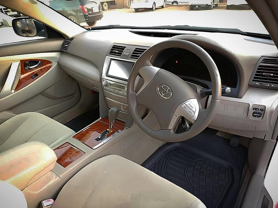A picture of TOYOTA CAMRY AT UGX24M.