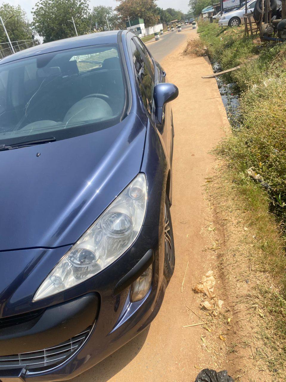 A picture of Peugeot 308 manual