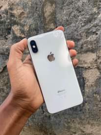 A picture of Iphone x