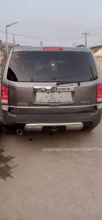 A picture of HONDA PILOT 2010