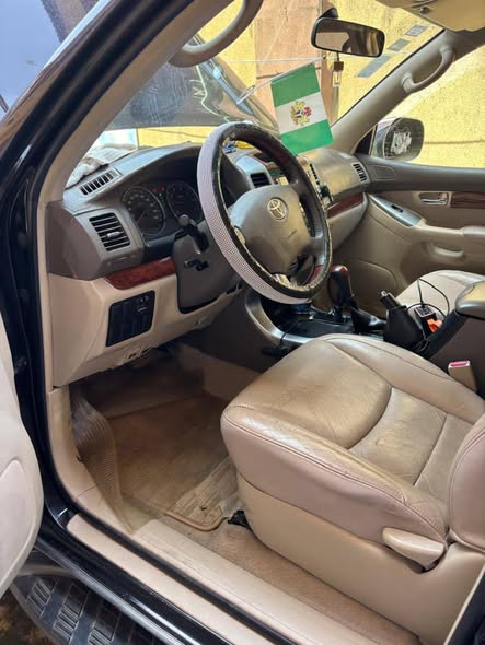 A picture of REGISTERED TOYOTA LANDCRUISER PRADO 2009