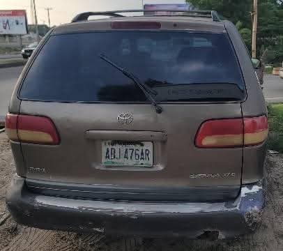 A picture of Toyota sienna