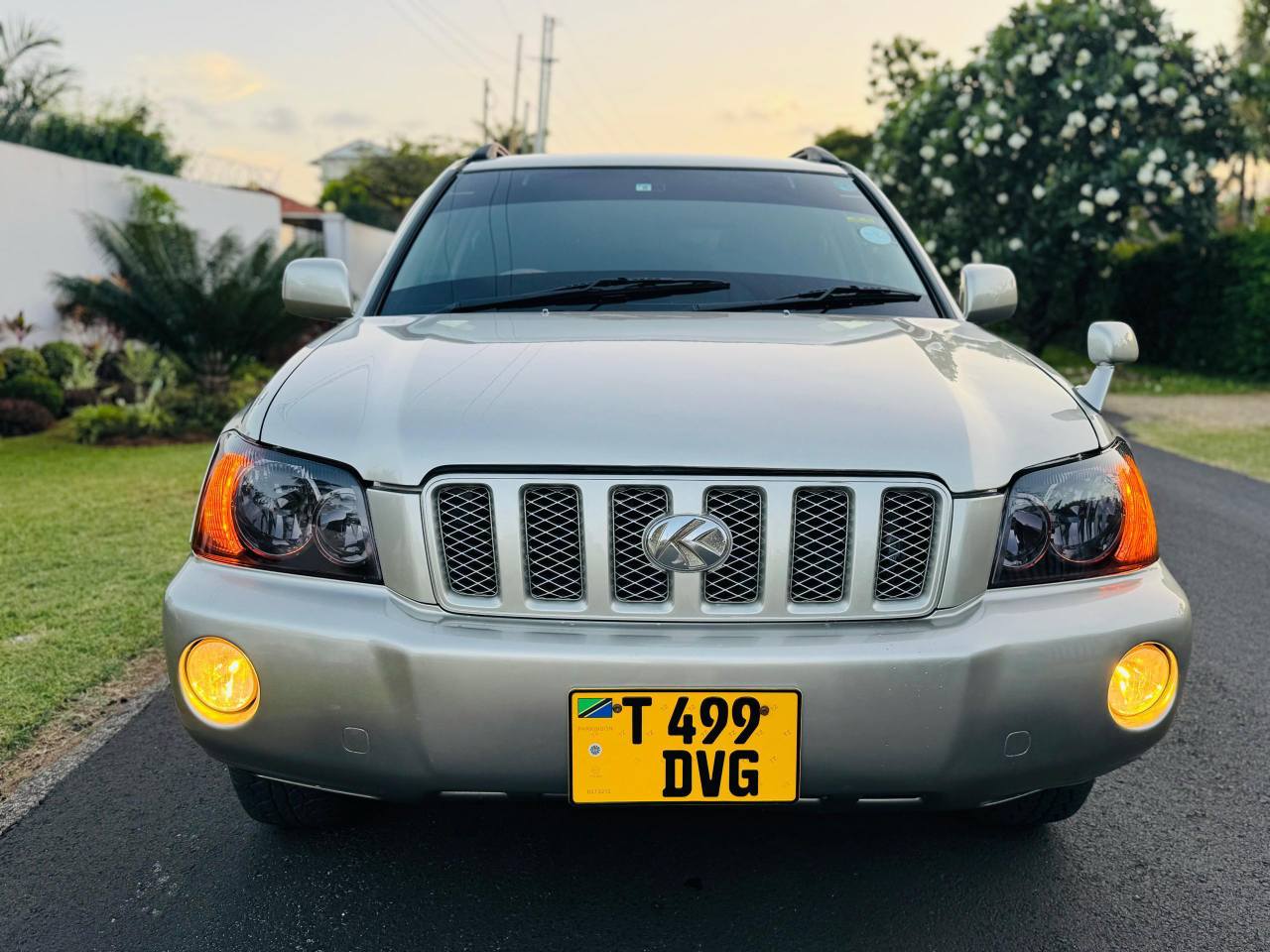 A picture of TOYOTA KLUGER