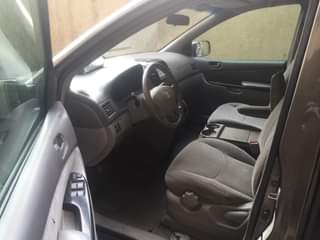 A picture of Toyota Sienna 2005