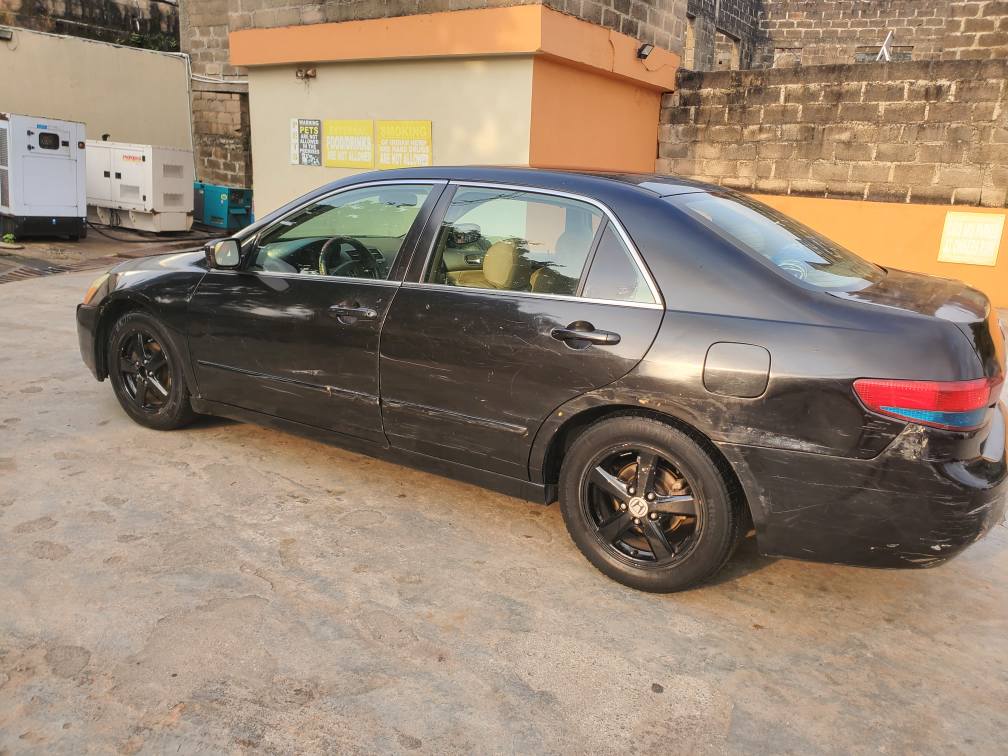 A picture of 2004 Honda Accord V6