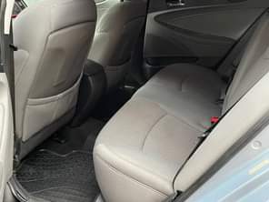 A picture of WOW This is astonishing clean Hyundai sonata 2012 model registered