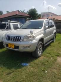 A picture of Prado tx auto nzuri imetunzwa 2tr engine mil 21 Dar