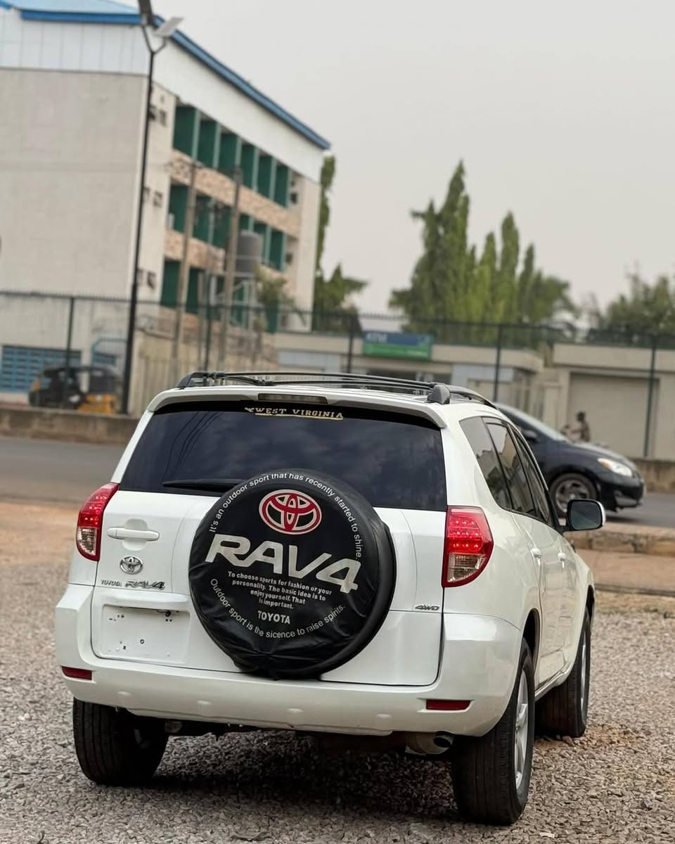 A picture of 2007 Toyota Rav4