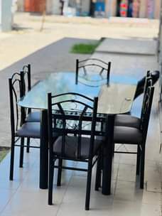 A picture of Karibuu nauza dinning viti 6 Bei 320000 Location Ubung call