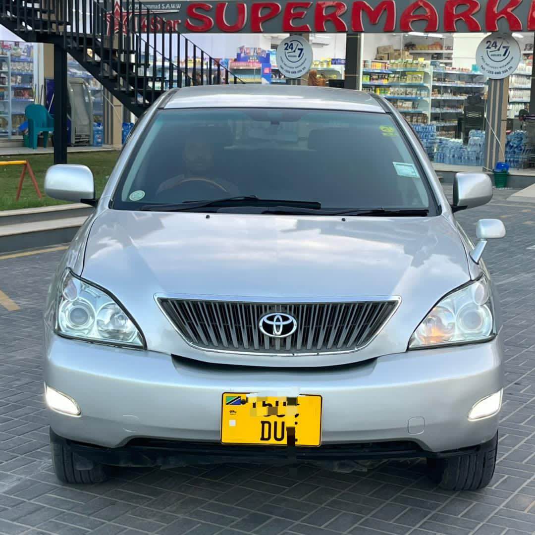 A picture of Toyota harrier inauzwa bei 20 8M0753322015