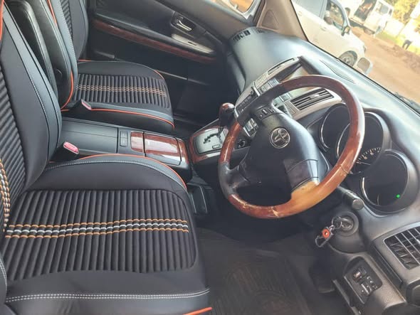 A picture of Toyota harrier 3 0cc 22m