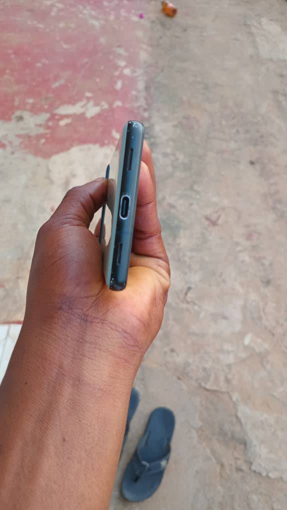 A picture of Google pixel 6a Gb 128