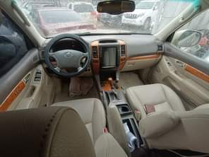 A picture of Lexus GX470 FOR SALE 2006 model Registered Cream interior Clean