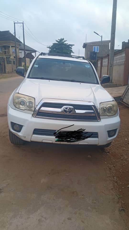 A picture of Toyota 4runner