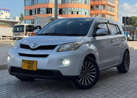 A picture of Toyota Ist new model price 14 9M