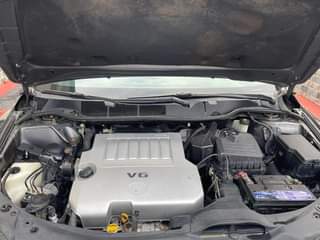 A picture of Few months registered 2012 Toyota venza complete first body pan