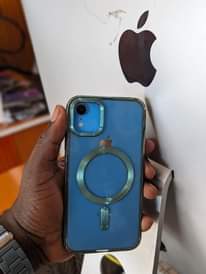 A picture of IPHONE XR 64GB CLEAN SANA 0622747723