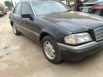 A picture of 2005 Mercedes Benz C180 2005 Nigerian used