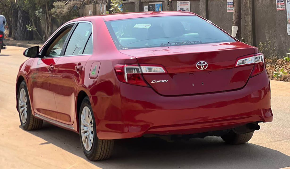 A picture of Toyota Camry 2012