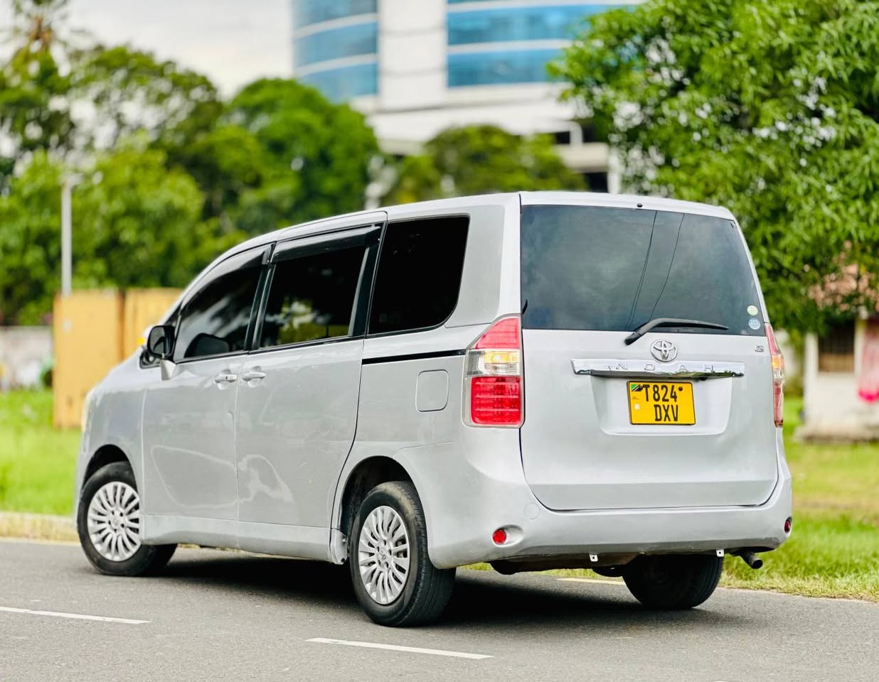 A picture of TOYOTA NOAH NEW MODEL BEI MILLION 14 0757455444