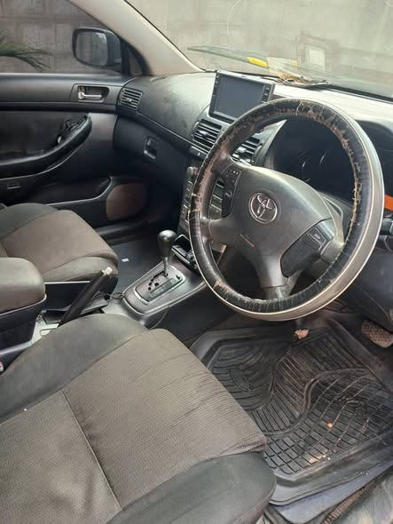 A picture of Selling avensis
