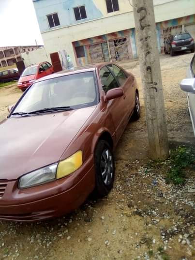 A picture of Toyota Camry tiny light baked on first body 08030481307