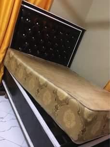 A picture of Kabati na kitanda