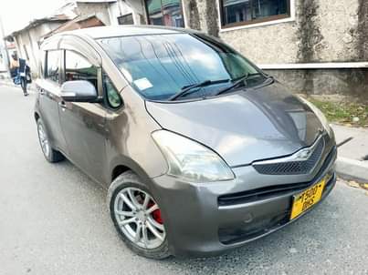 A picture of TOYOTA Ractis