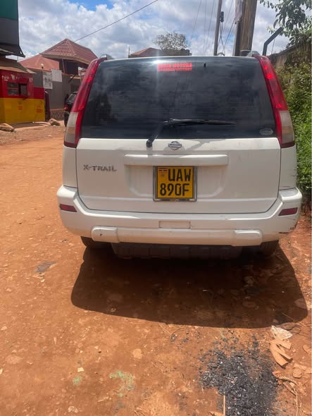 A picture of Xtrail nissan
