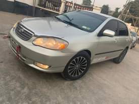 A picture of Toyota corolla 2004