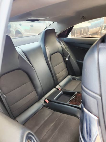 A picture of Mercedes benz single door 30m