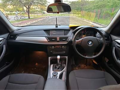A picture of BMW X1 2011