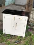 A picture of kitchen cabnet