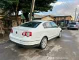 A picture of Giveaway price Tokunbo standard passat for sale. 2008 model. 4