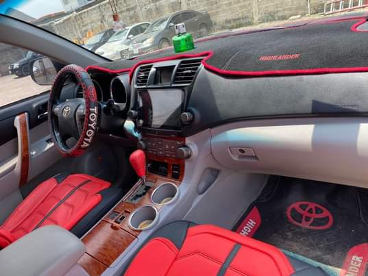 A picture of 2MONTHS USED 2009 TOYOTA HIGHLANDER LIMITED 3 ROLL SEATER THUMB