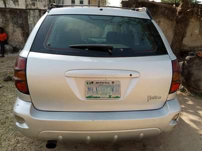A picture of Distress deal2003 04 Pontiac Vibe first body untampered engine in