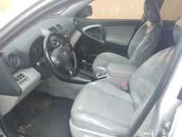 A picture of 2010 RAV4 limited tokumbo thumb start accident free Price 13