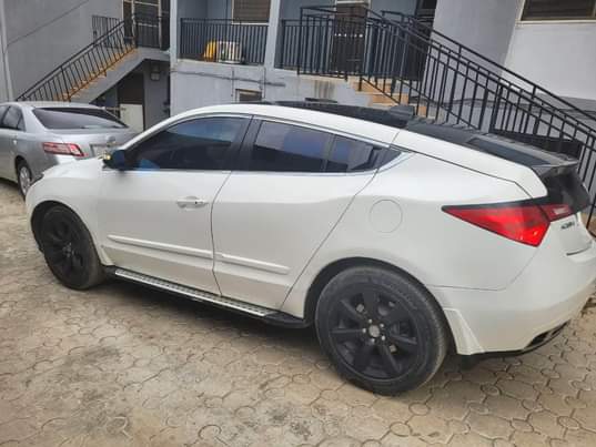 A picture of Acura ZDX 2011