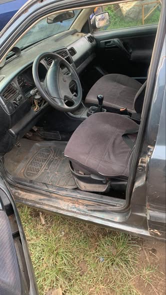 A picture of 2000 Volkswagen Golf 2