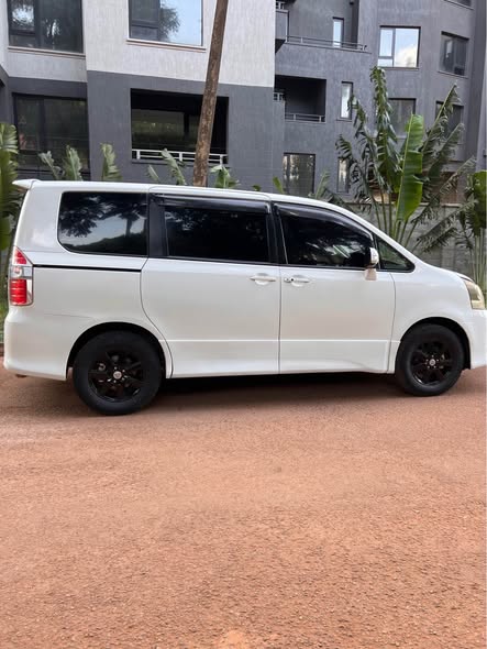 used toyota noah