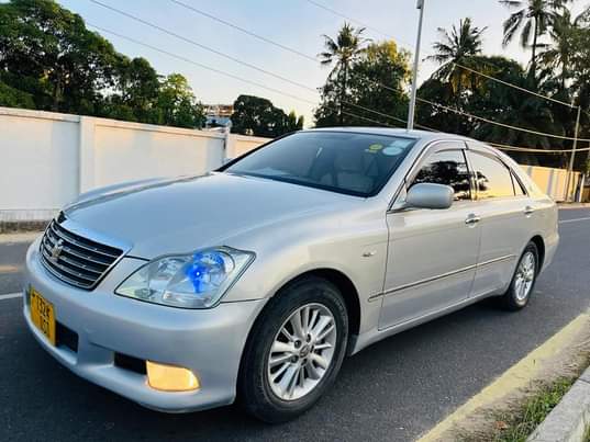 A picture of TOYOTA CROWN ATHLETIC