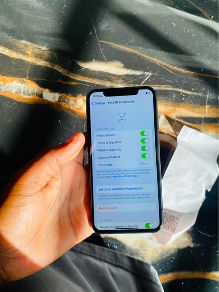 A picture of iPhone X GB 64 Face ID Bh100 Bei 250 000