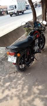 A picture of Boxer X 125