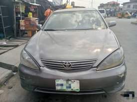 A picture of Toyota Camry 06